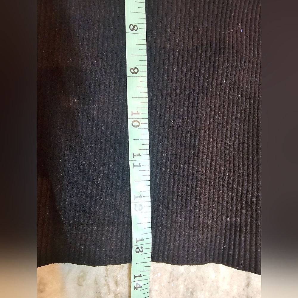 High-Waisted Black Ribbed Shapewear Shorts  Seamless Tummy Control Compression M - Picture 5 of 6